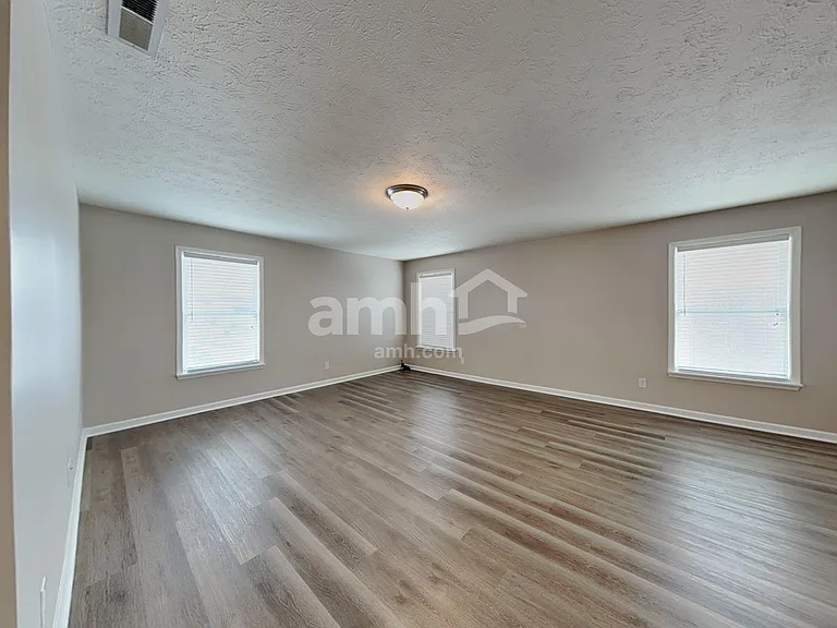 2376 Blackthorn Dr — Photo 9
