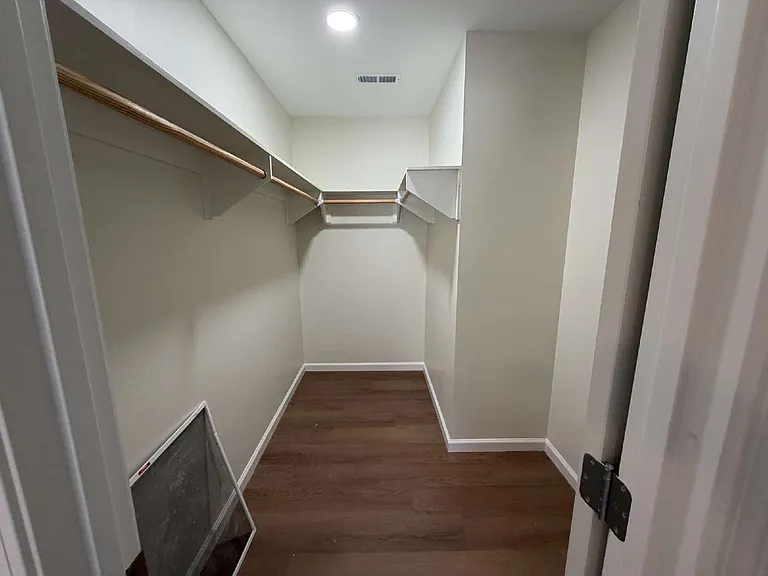 218 E Peter Ave — Photo 8