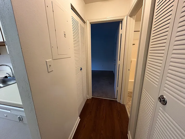 Princeton Circle West Apartments — Photo 33