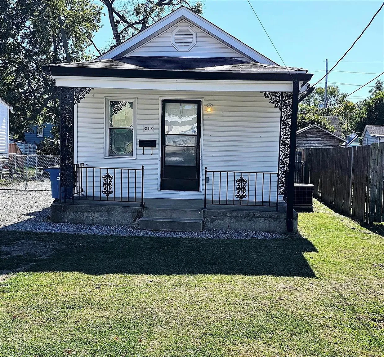 218 W Felton Ave photo 1