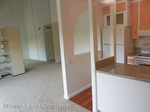 2nd image of 871 Woodside Ln E Unit 5