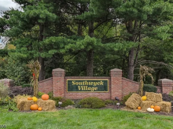 24 Yarmouth Village, Scotch Plains Twp., NJ 07076