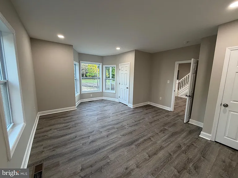 380 W Weymouth Rd — Photo 7