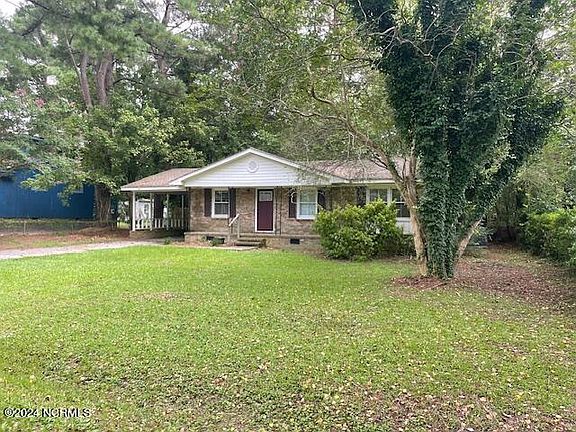 3rd image of 213 Fairway Drive