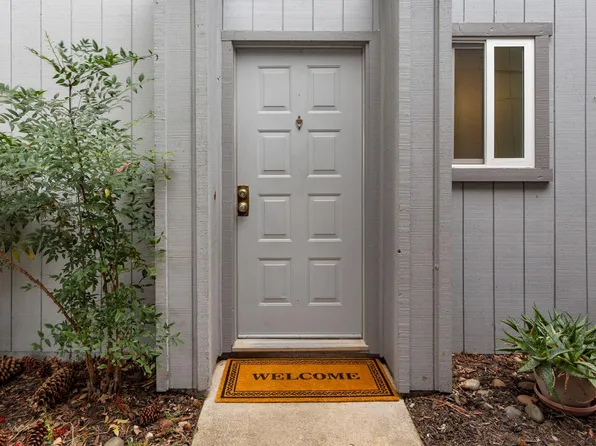 6005 Woodside Dr, Rocklin, CA 95677