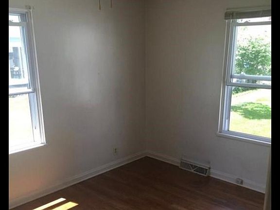 3rd image of 804 S Schenley Ave