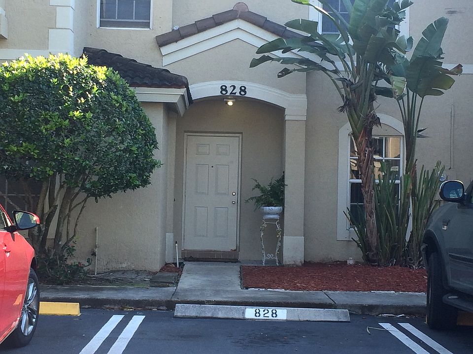 1st image of 828 Summit Lake Dr