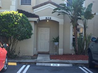 828 Summit Lake Dr, West Palm Beach, FL 33406