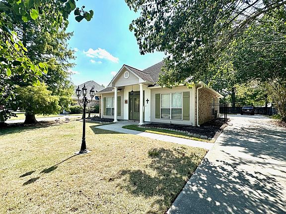 2nd image of 11113 Garrett Dr