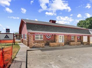 410 E Taylor St, Caney, KS 67333