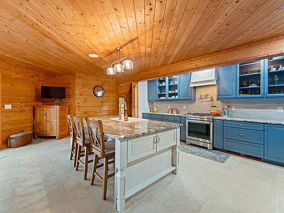 20th image of 2063 Kennedy Creek Rd