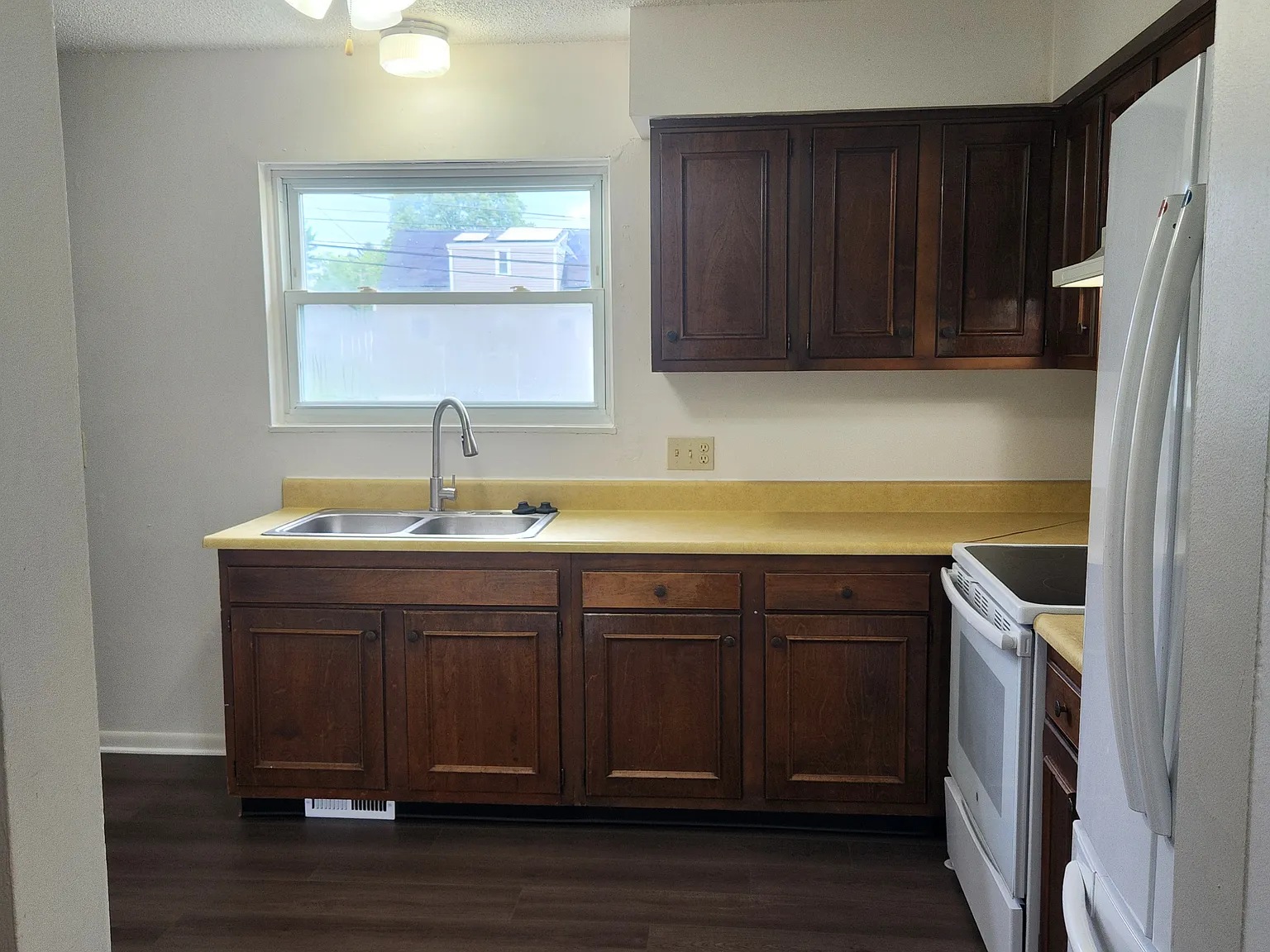 2 bed, $1,025 — Photo 4