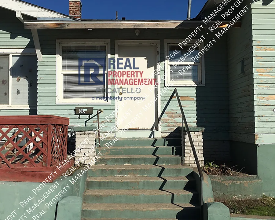 810 W Whitman St