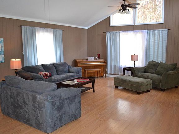 3rd image of 206 Bay Pines Ct
