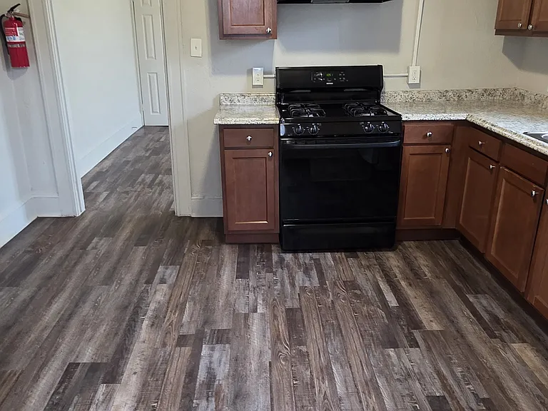 109 N Wheeler Ave — Photo 5