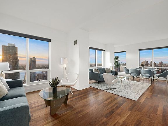 4th image of 350 W 42nd St #51AB