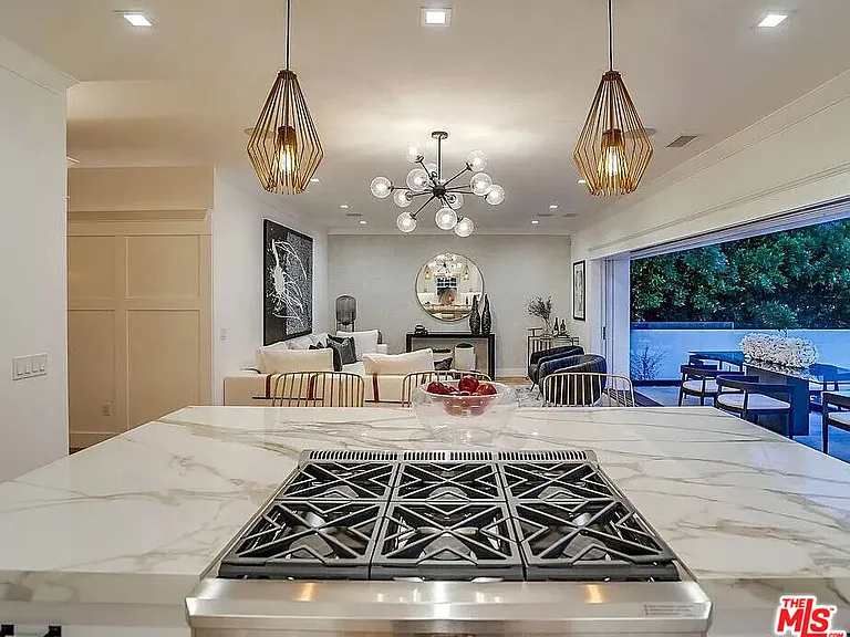 1524 N Sierra Bonita Ave — Photo 5