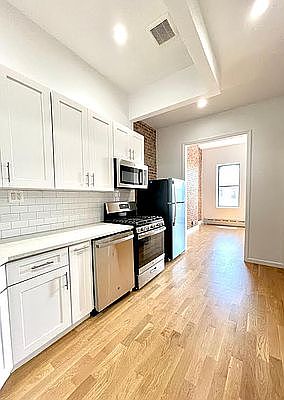 3rd image of 203 Irving Ave APT 3R