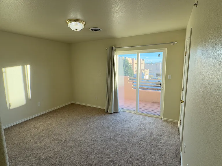 1944 Hollyhock Cir #1944 — Photo 8