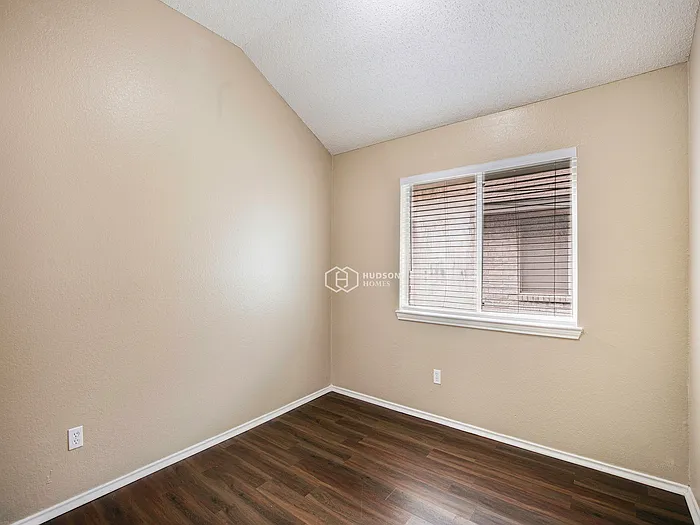 5210 Livermore Dr — Photo 9