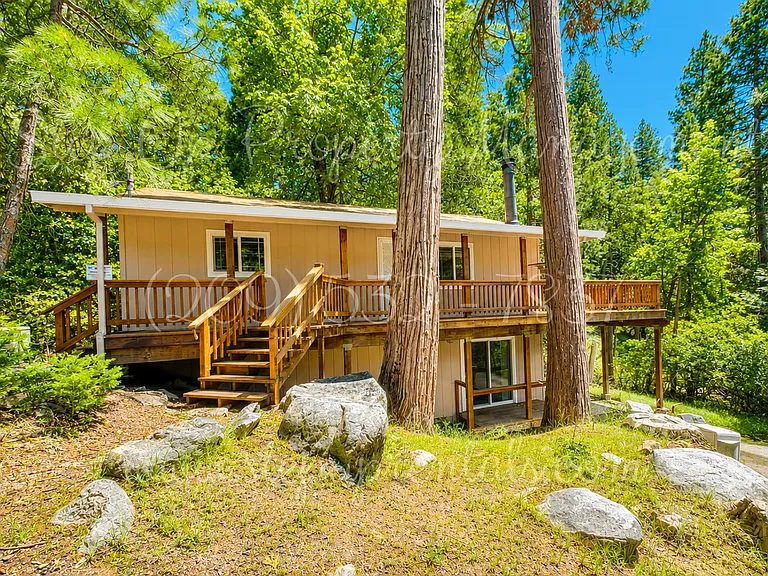 19011 Middle Camp Sugar Pine Rd — Photo 1