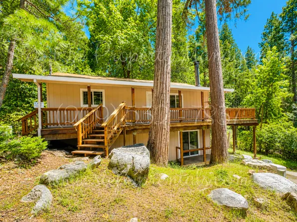 19011 Middle Camp Sugar Pine Rd, Twain Harte, CA 95383