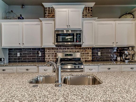 5th image of 13912 Hutchinson Pl
