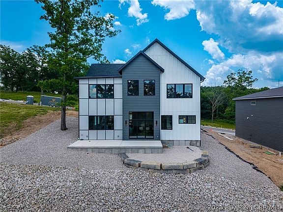 2nd image of 5539 Deephaven Ln
