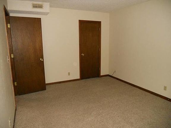 3rd image of 1027 Caroline Ave APT 5