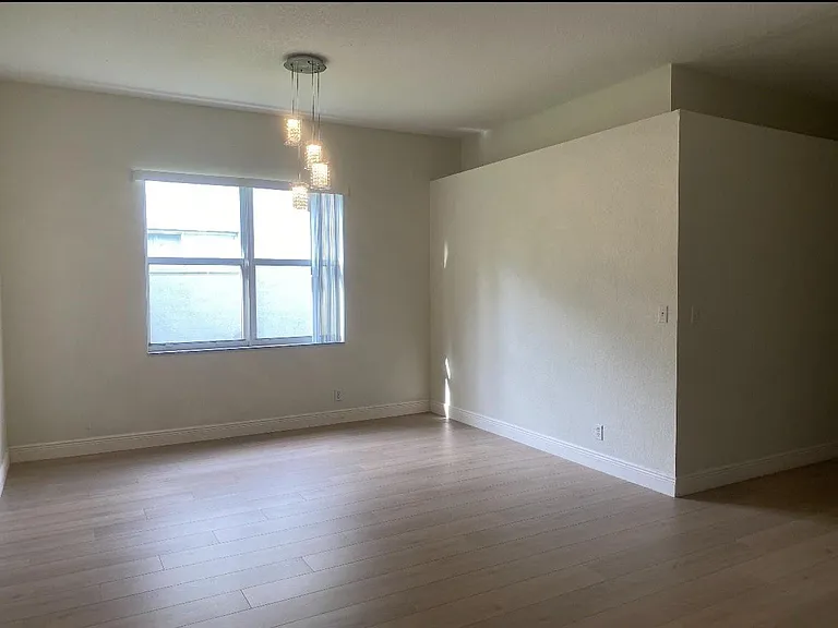 7953 NW 70th Ave — Photo 6