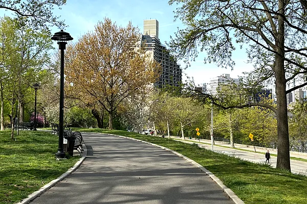 Sold by Daniel Gale Sotheby's International Realty | media 26