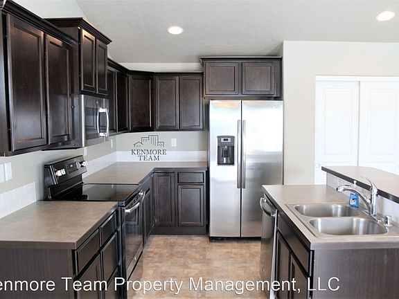 2nd image of 6814 Crooked River Ct