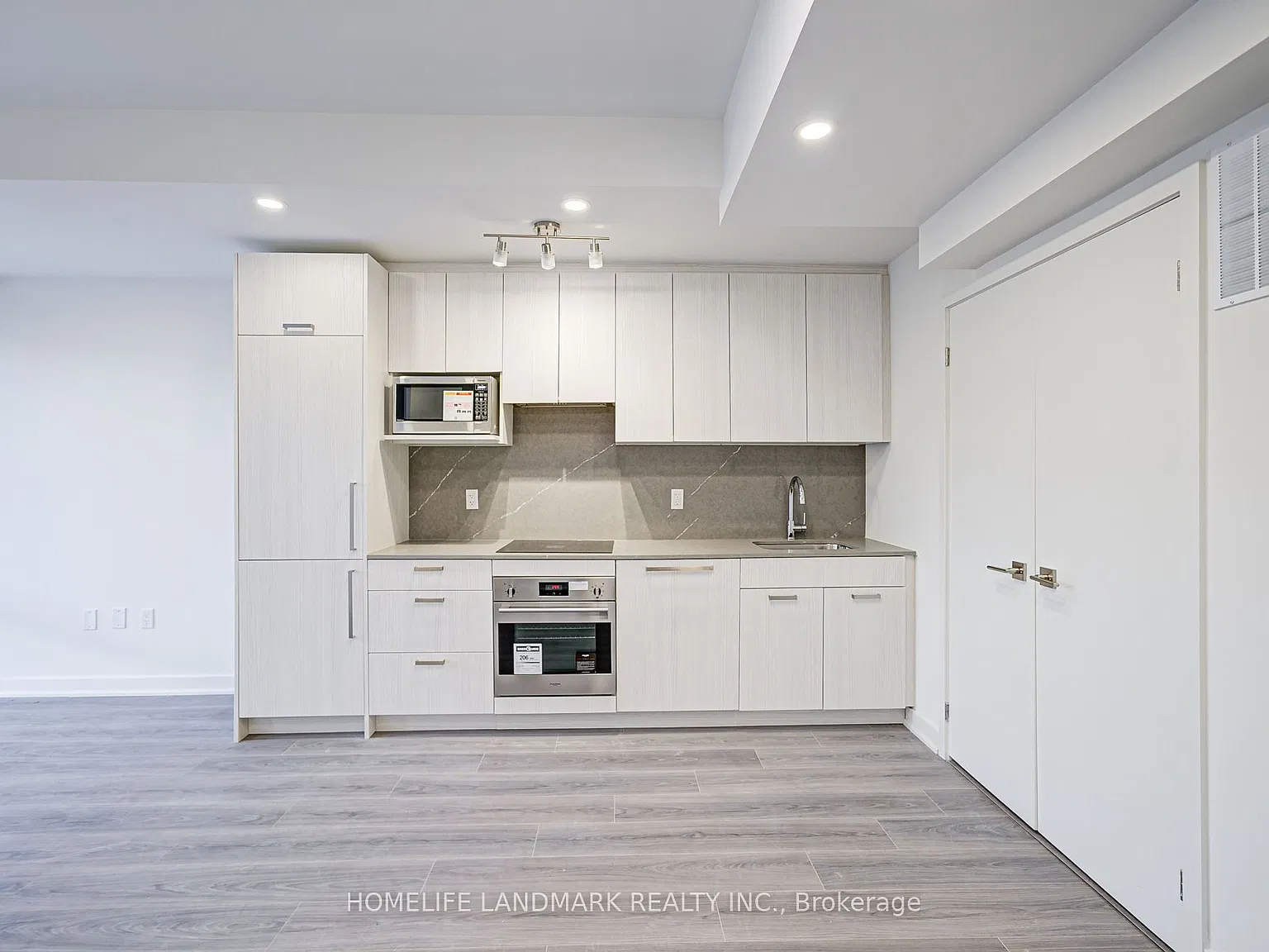 2 bed, $2,600 — Photo 3