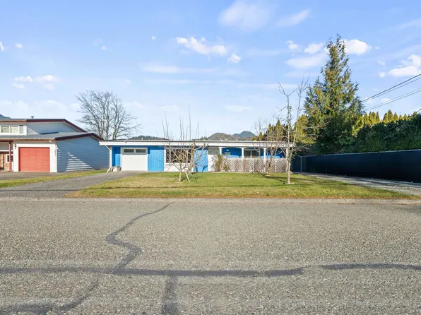 6979 Fraser Dr, Kent, BC V0M 1A3