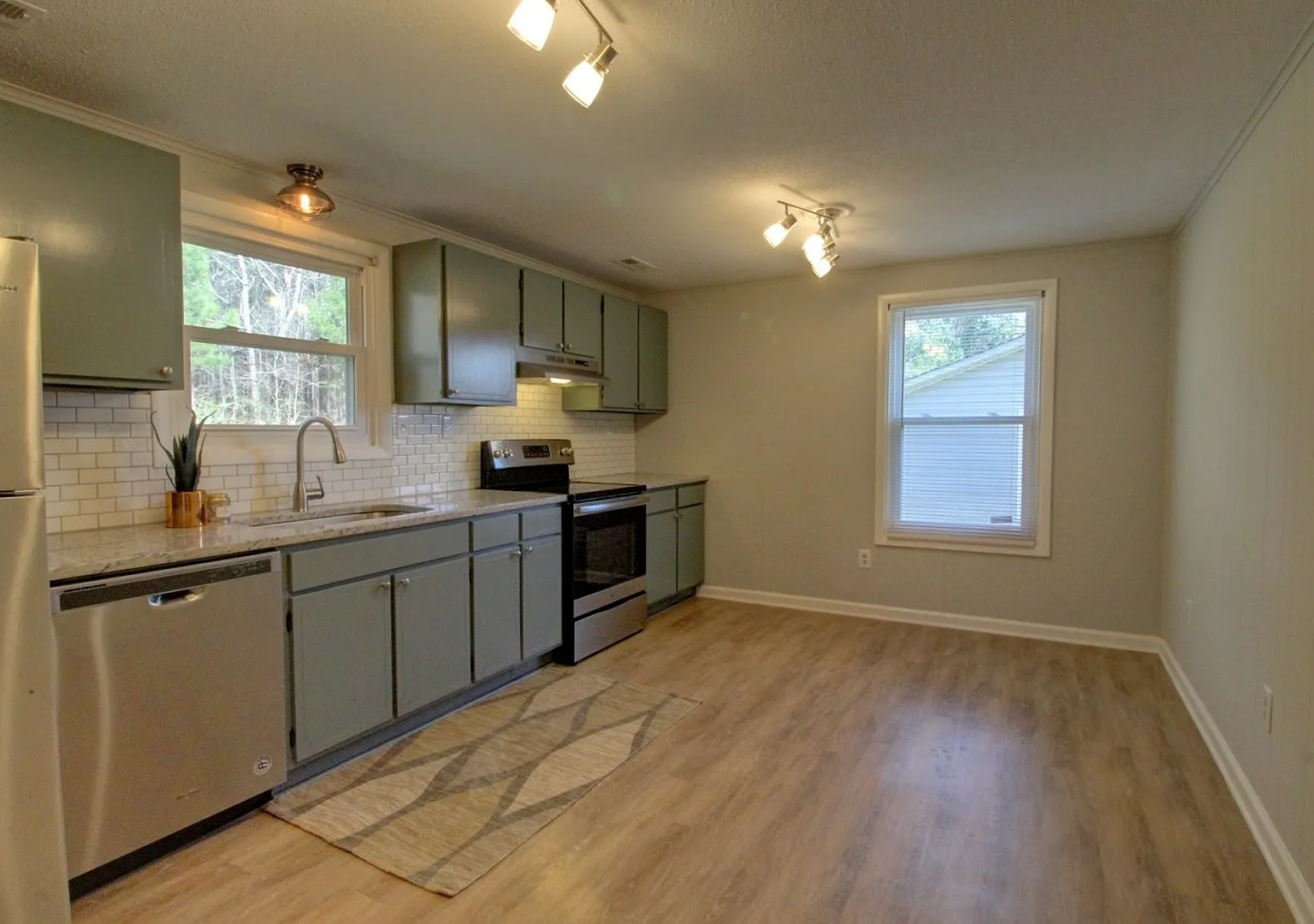 Available early September! Adorable + updated 3 bedroom home with fenced yard, 10 minutes from Do... — Photo 4