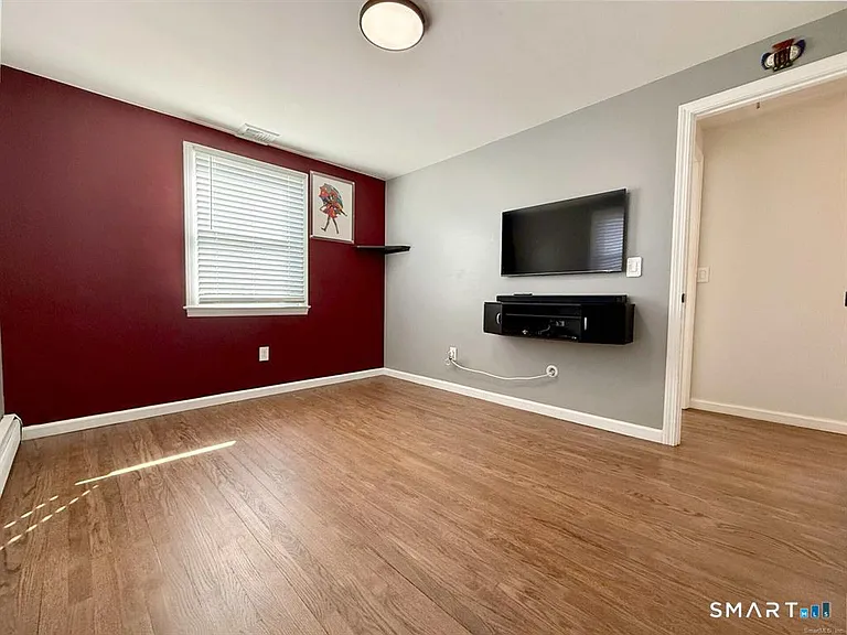 77 Valley View Rd — Photo 17