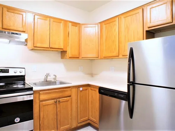16 Glenwood Ave APT 10, Norwalk, CT 06854