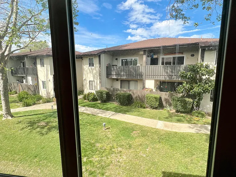 1676 Maple Ave #27 — Photo 32