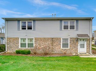 235 Harvest Ct, Vernon Hills, IL 60061