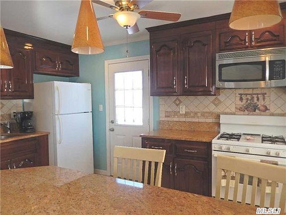 4th image of 83 Benjamin Ave