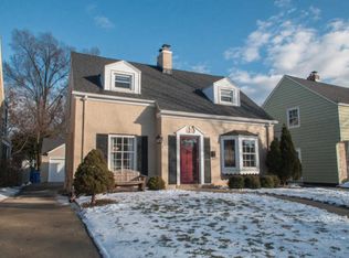 5064 N Kent Ave, Whitefish Bay, WI 53217