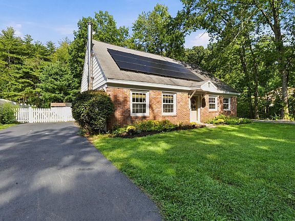 3rd image of 137 Parker Rd