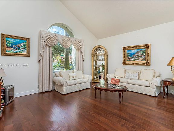 4th image of 18313 NW 15th Ln