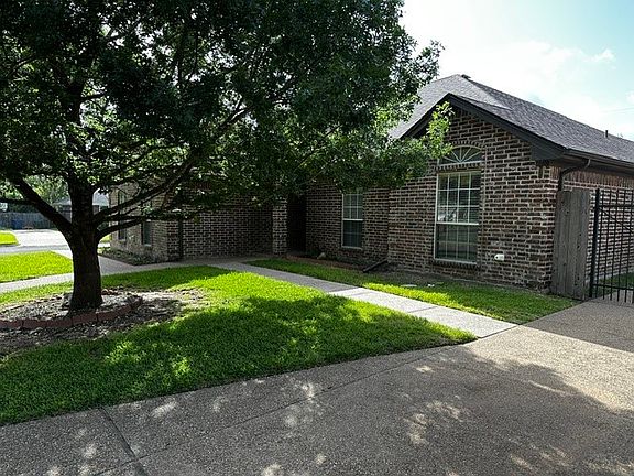 3rd image of 600 Durango Cir