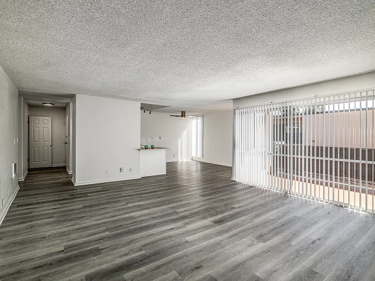 Living Room (3 Bed 2 Bath)