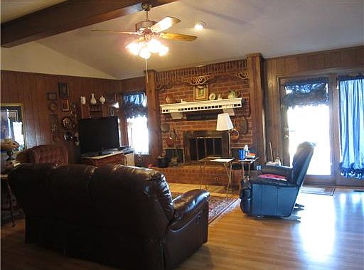 2nd image of 1205 Countrywood Cir
