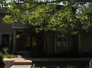 65 SW Pepper Tree Ln, Topeka, KS 66611