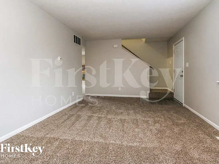 104 Meadow Creek South Dr — Photo 2