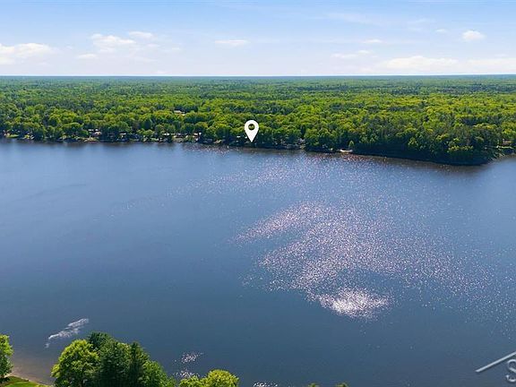 5th image of 3340 N Lakeside Dr