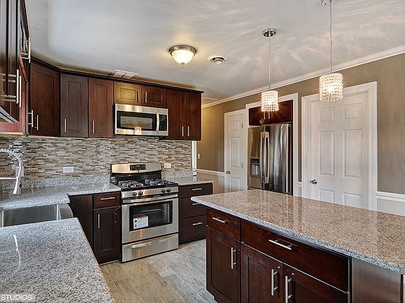 4th image of 8709 S 52nd Ave